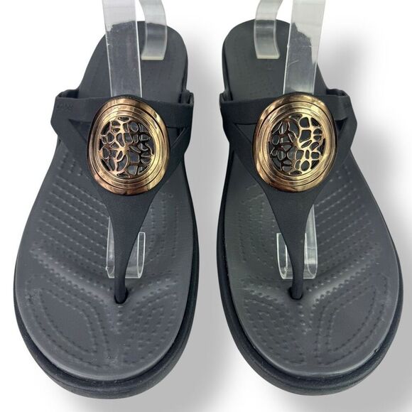 Crocs Sanrah Wedge Sandals Black Metallic Gold Circle Medallion Ring Womens 11 - Picture 7 of 13